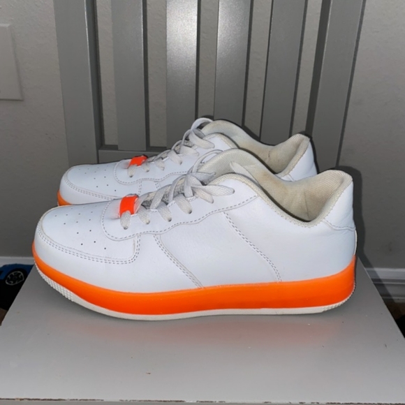 White and neon orange sneakers - Picture 2 of 3
